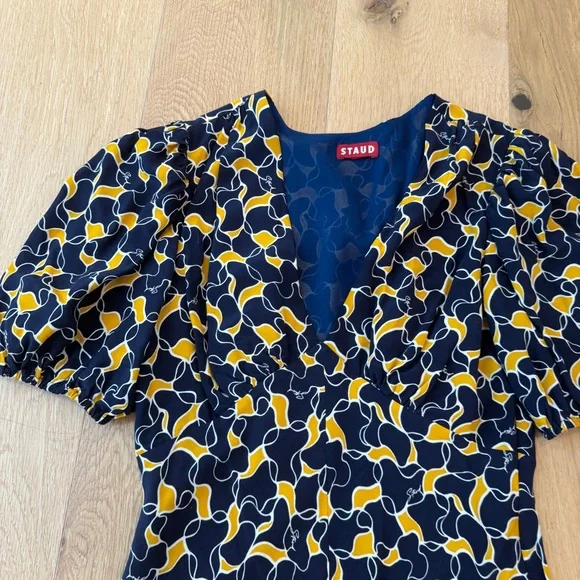 STAUD Mini Milla Dress in navy yellow abstract print size 4 - Picture 4 of 9